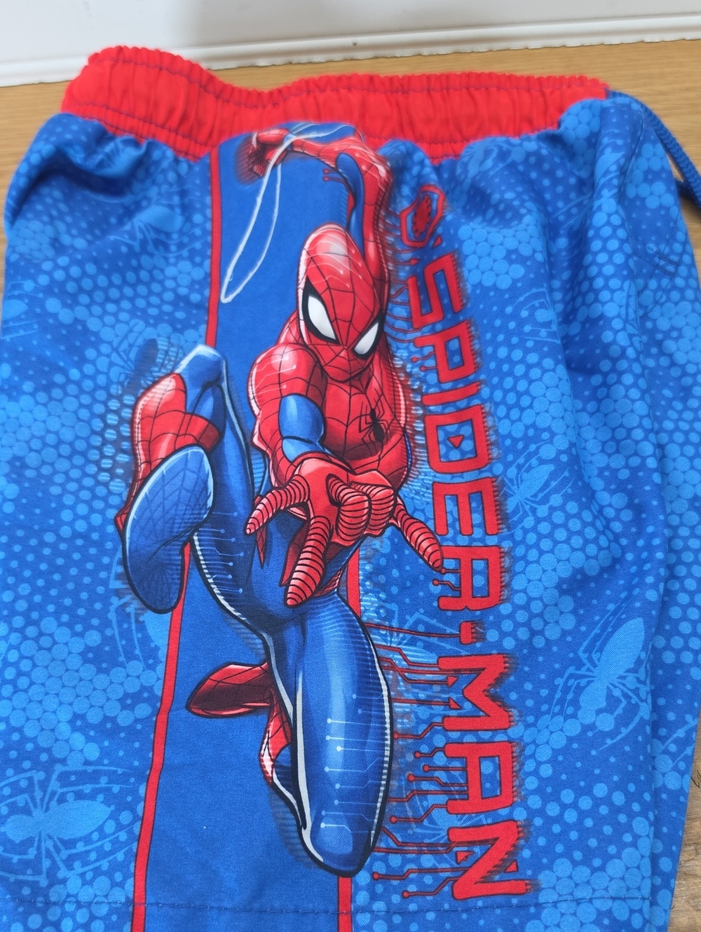 Spider-Man Swim Trunk -Rash Guard Set Size 4T - Picture 7 of 9